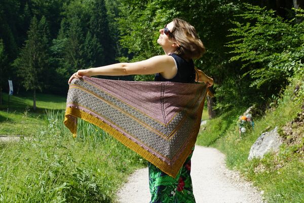 Hand dyed yarn skeins